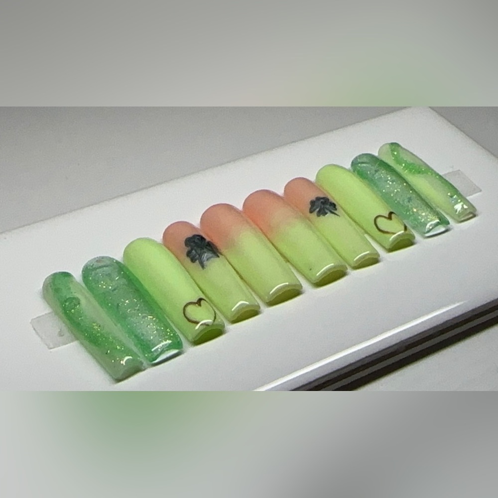 Green press on nails